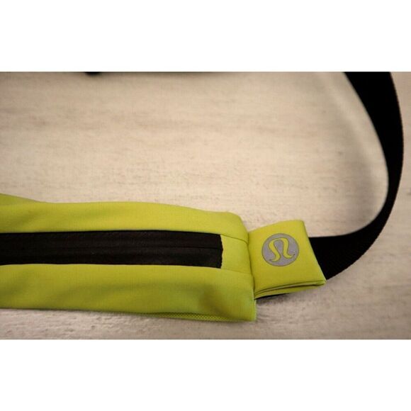 Lululemon LU9ARUS Unisex L/XL Neon Yellow/Black Fast Free Mini Run Belt *Rare - Picture 5 of 9